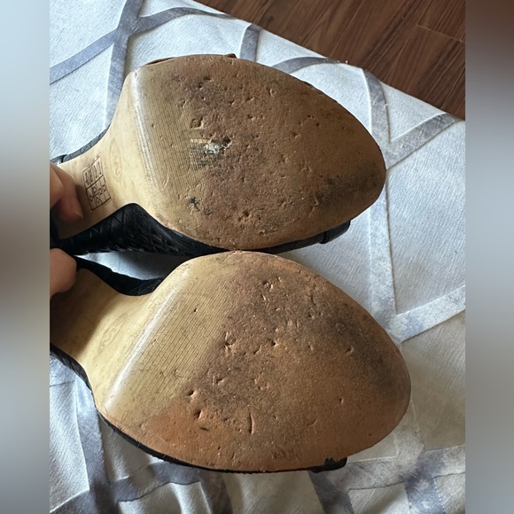 Michel Kors high hills size 7.5 - Picture 15 of 16